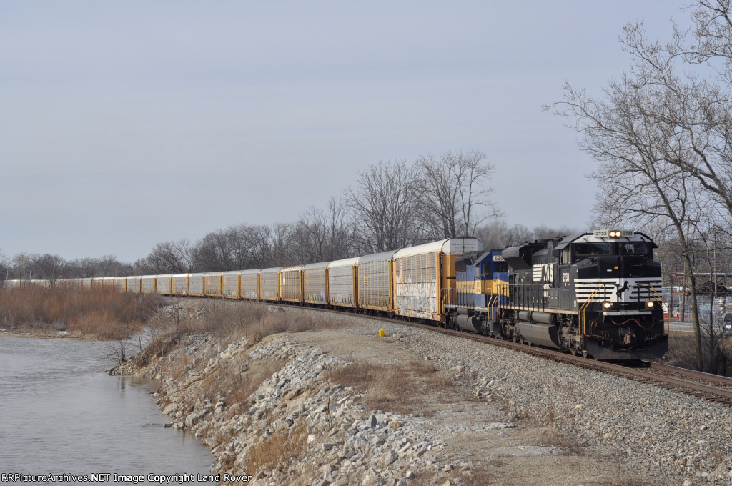 NS 2733 On NS 289 Eastbound
